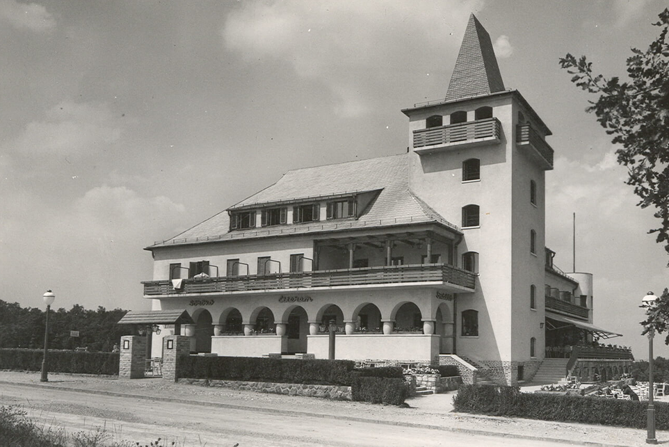 Budapest, Golf Szálló, 1940 körül, tervező: Lauber Dezső (képeslap)