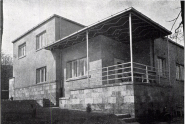 Budapest, Hűvösvölgyi út 177., 1930-ban, tervező: Kotsis Endre (Tér és Forma, 1930/9., 412. o.)