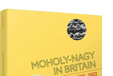 Valeria Carullo:  Moholy in Britain, 1935-1937. Lund Humphries Publishers, 2019. 96 oldal, 12000 Ft