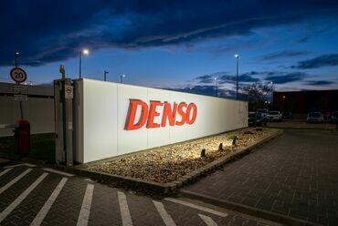 A DENSO Manufacturing Hungary Kft. épülete, Székesfehérvár, Belsőépítész: Szenes Design Stúdió, Világítás: Lisys-Project Kft., Fotó: Hlinka Zsolt