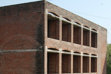 Indian Institute of Management - Ahmedabad. Építész: Louis Kahn. Fotó: Wikimedia Commons