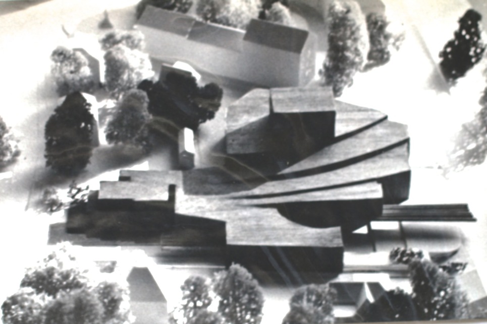 Városi színház tervpályázata, Winterthur, Svájc, 1967, Guth Ferenc. A legyezőformájú épület koncepcióját Alvar Aaalto munkássága inspirálta, melynek a magyar építész akkoriban nagy csodálója volt.