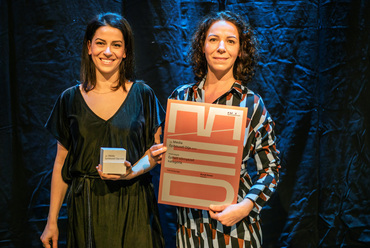 Bunyik Emese és Bettina, az épített környezet kategória díjazottai.