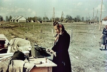 Az 1956-os árvizet követő munkálatok Homorúdnál. (Csorba Emánuel fényképfelvételei, 1956)