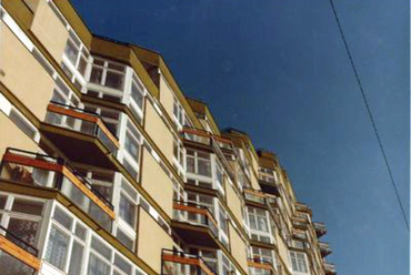 A 92 lakás kicsit kevesebb, mint feléhez tartozik nyitott erkély. Archív fénykép: Kistelegdi István, via Hungaricana.