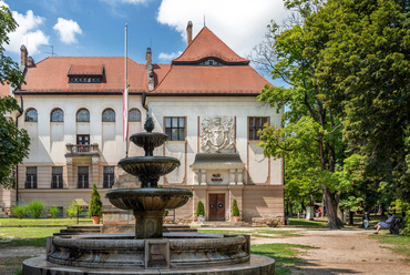 A balassagyarmati Palóc Múzeum Wälder Gyula egyik legkorábban megvalósult munkája, 1914-ben épült. Az épület alapvetően a magyaros szecesszióhoz sorolható, de tömegalakításán és egyes dekorációs elemein már érezhető a mester barokk iránti vonzódása.