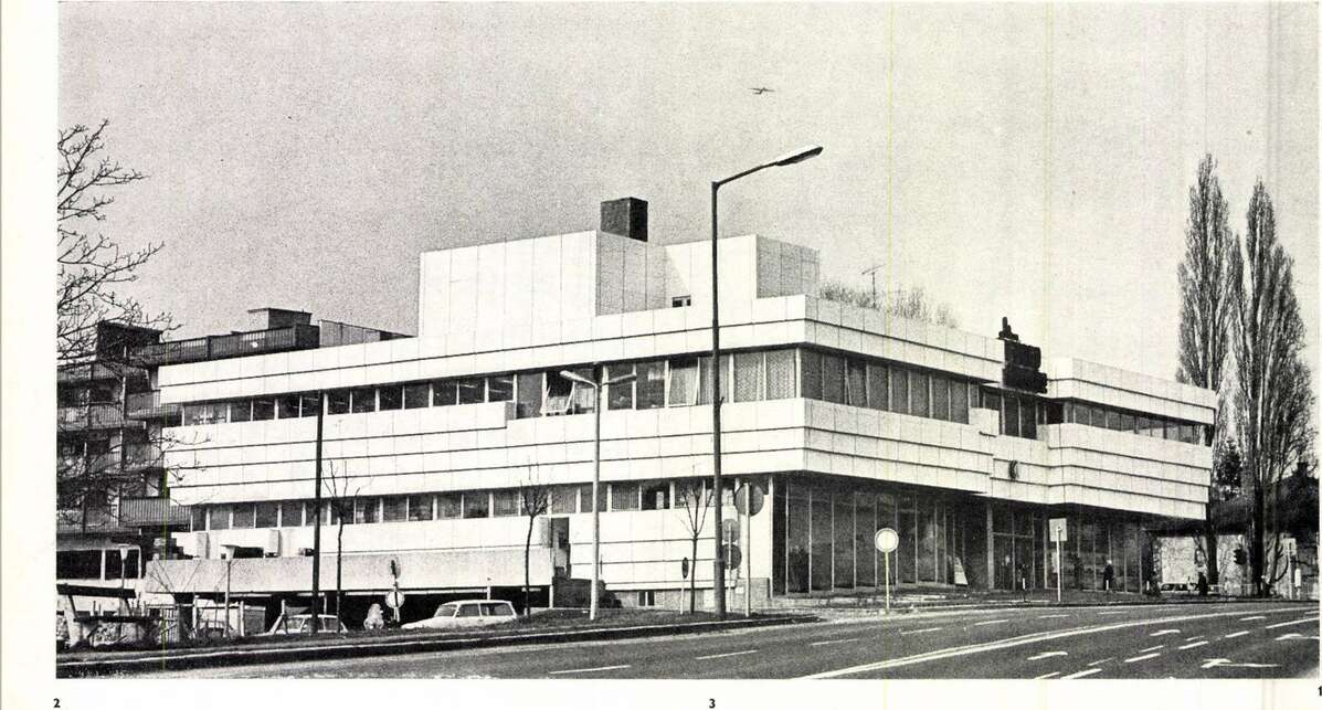 Balatonfüred Áruház 1976-ban, tervező: Kovách István és Gerle János (SZÖVTERV) (Magyar Építőművészet, 1976/3., 30. o.)
