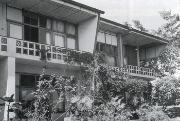 A Karunaratne-ház a kert felől, Kandi 1950 – Forrás: thinkmatter.in