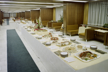 	Hotel Juno, Miskolc – étterem – építész: Plesz Antal – fotó: Fortepan / Bauer Sándor, 1974