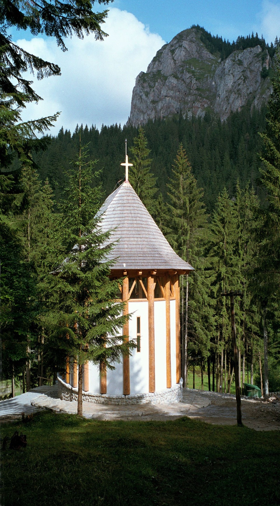 Gyilkos-tói Szent Kristóf Kápolna – építész: Anthony Gall