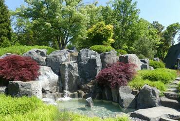 Zen Garden Resort Zánka, vízesés a medence mellet. Fotó: Paár Eszter Szilvia