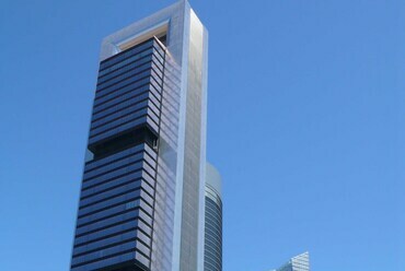 Madridban összesen négy, szoborként komponált felhőkarcoló határozza meg a városképet (fotó: Erő Zoltán)