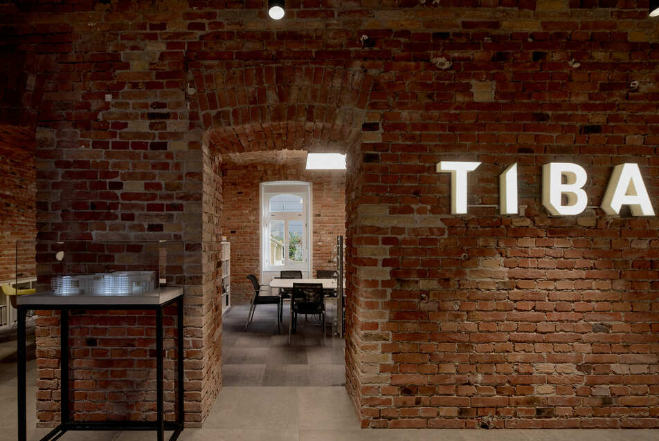 „Egy épület igazi értékmérője, hogy a használók hogy érzik magukat benne” – A TIBA Építész Stúdió új irodája