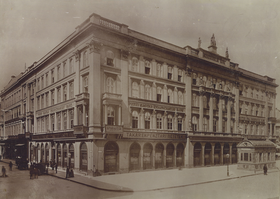 Budapest, Vörösmarty tér 7-8., 1900 körül, tervező: Hild József (Klösz György felvétele, HU_BFL_XV_19_d_1_08_144)
