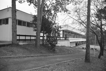 A Zánkai Erzsébet-tábor épületei a felújítás előtt. Fotó: DVM Group. Étterem