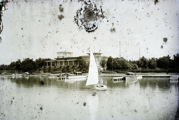 1925-ös felvétel a balatonföldvári Yacht Clubról. Forrás: Fortepan / Magyar Földrajzi Múzeum / Erdélyi Mór cége