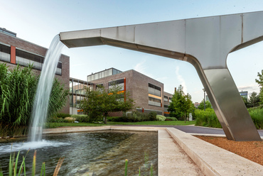 A park építészeti arculatában is visszaköszön a gázgyár tégla architektúrája. A bérlők szűk körét nagyrészt szoftver- és gyógyszeripari vállalkozások, laboratóriumok teszik ki, akik a munkaerőpiac legigényesebb szereplőivel dolgoznak.