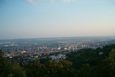 Pécs madártávlatból. Forrás: Wikimedia Commons