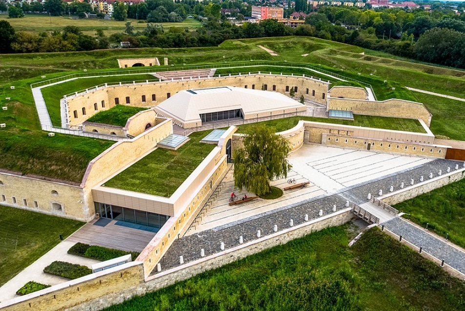 Megnyílt a felújított komáromi Csillagerőd 