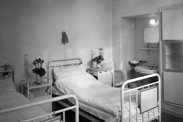 Kútvölgyi úti Központi Állami Kórház (ma Semmelweis Egyetem Kútvölgyi Klinikai Tömb). 1963. Forrás: Fortepan / Rosta László