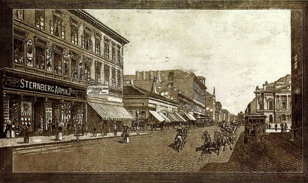 Sternberg Ármin és Testvére hangszerkészítő boltja a Népszínházzal szemben a Rákóczi (Kerepesi) úton, 1890 körül (MKVM, CC BY-NC-ND)