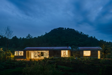 Casa Terreno, Valle de Bravo, Mexikó. Fernanda Canales Arquitectura. Fotó: Rafael Gamo 