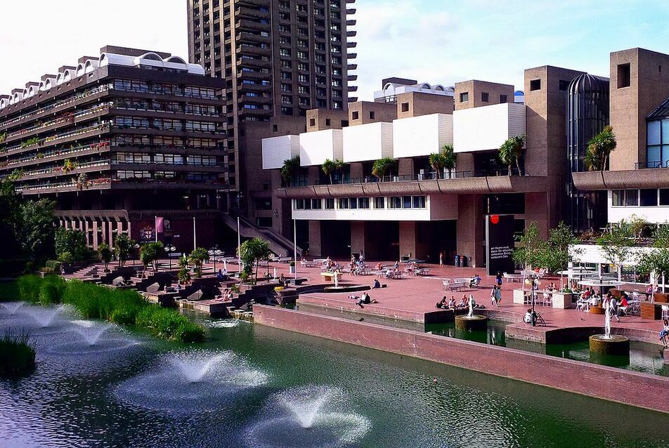 Felújítják a londoni Barbican Centre brutalista épületét