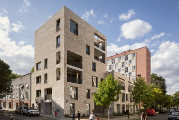 Caudale önkormányzati bérház, Camden, London – Tervező: Mae Architects – Fotó: Stäle Eriksen és Tim Crocker