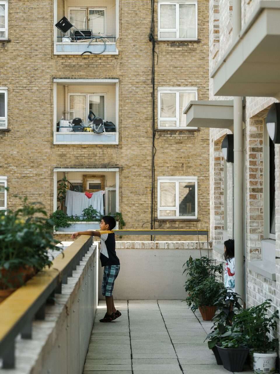 Kirkfell önkormányzati bérház, Camden, London – Tervező: Mae Architects – Fotó: Stäle Eriksen és Tim Crocker 