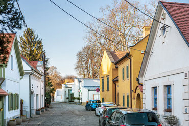 A városközpont északi határán 1963 óta áll a közel száz éves múltra visszatekintő művésztelep, amelynek mai képét a Puhl Antal és Dajka Péter tervei szerint 2008-ra megépült galéria és gondnoki lakás összetett homlokzata határozza meg.