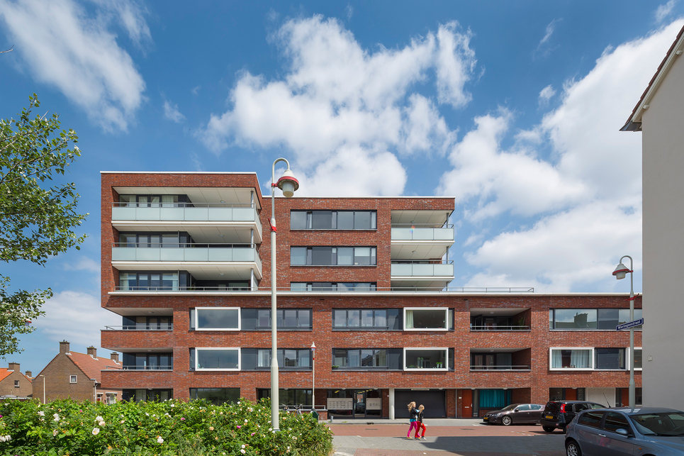 Zeemeeuw lakótelep, Scheveningen. Tervező: Steenhuis Bukman Architects. Fotó: Jannes Linders