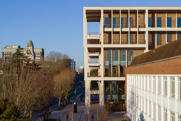 Kingston Egyetem, Town House – Tervező: Grafton Architects – Fotó: Ed Reeve, Dennis Gilbert, Alice Clancy