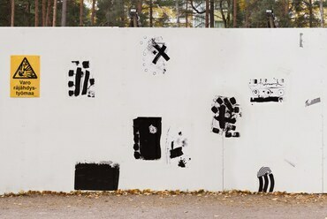 Metsola porvédő fal – fotó: Paula Virta / EMMA - Espoo Museum of Modern Art