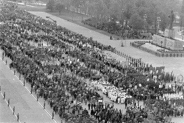 Felvonulási tér, 1953. május 1. – forrás: Fortepan