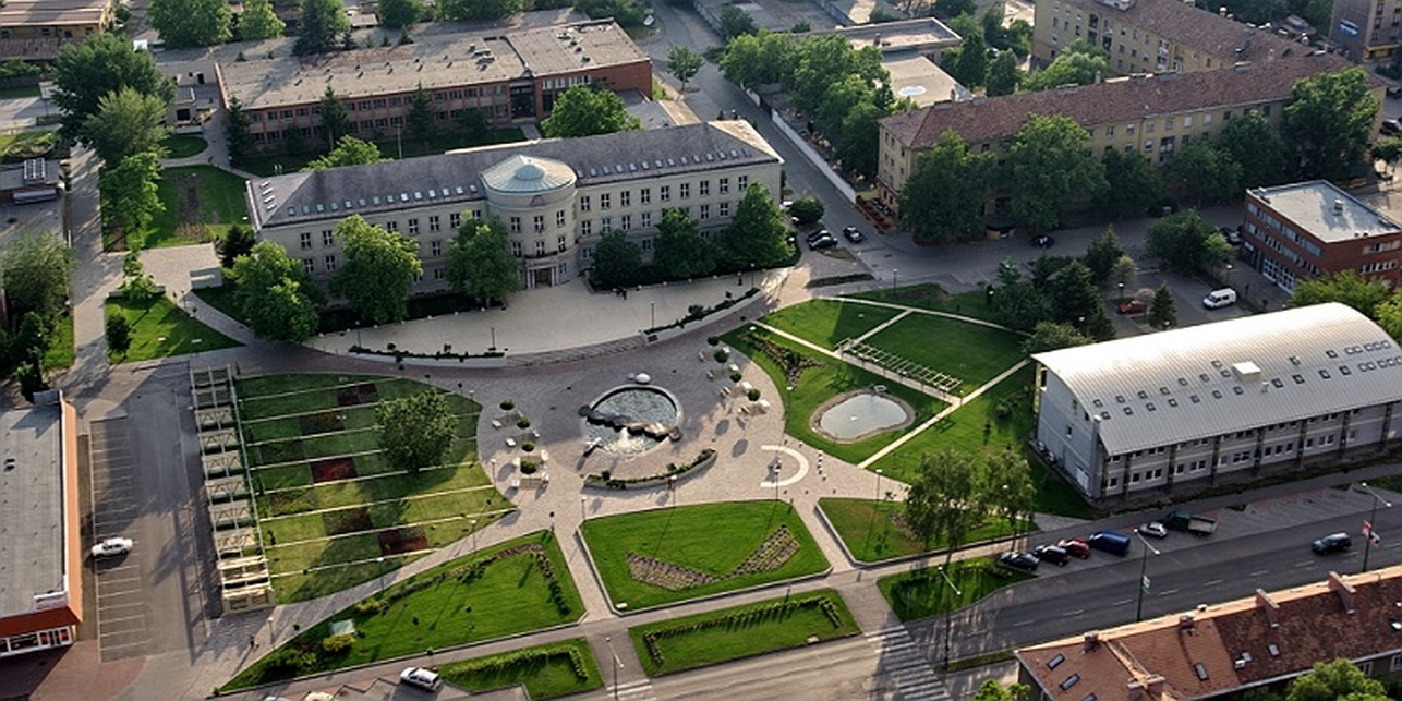 Az egyetemi campus légifelvételen. Forrás: www.uniduna.hu