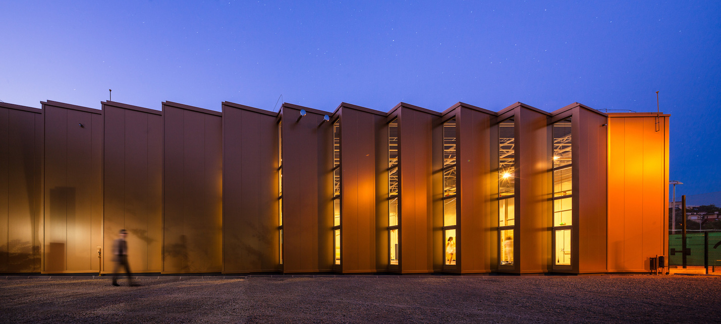 Vasas Pasarét Sportcentrum Vívócsarnoka – tervező: Kendik Géza / A4 Stúdió – fotó: The Greypixel Workshop