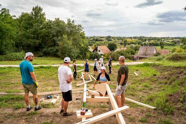 Tűzrakó és Panorámpa – a „self-made architecture” esete Enyingen