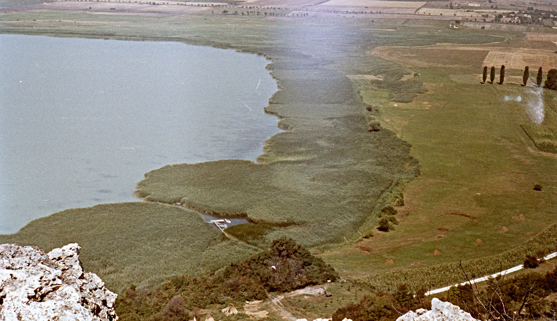 A Bázsai-öböl a Sajkod feletti Nyereg-hegyről nézve, 1967 / Forrás: Fortepan 58967, Herbály István