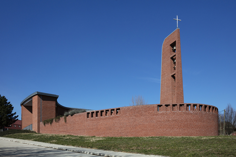A pátyi Szent II. János Pál pápa templom, Tervezők: Robert Gutowski Architects, Fotó: Bujnovszky Tamás