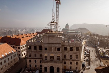 Építés alatt - A Honvéd Főparancsnokság épülete. Forrás: A Nemzeti Hauszmann Program Facebook oldala