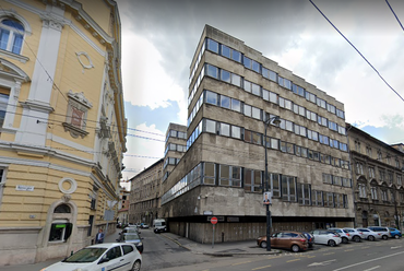 A Baross utca 61. alatti egykori pártház épülete. Forrás: Google Maps