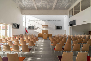 A Szőlősgazda Háza, Budaörsi Református Gyülekezeti Központ – Tervező: 4plusz Építész Stúdió – Fotó: Hlinka Zsolt