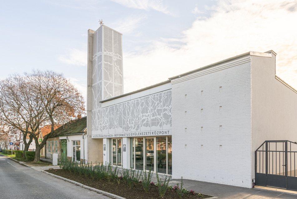 Hívogató nyitottság – református gyülekezeti központ Budaörsön