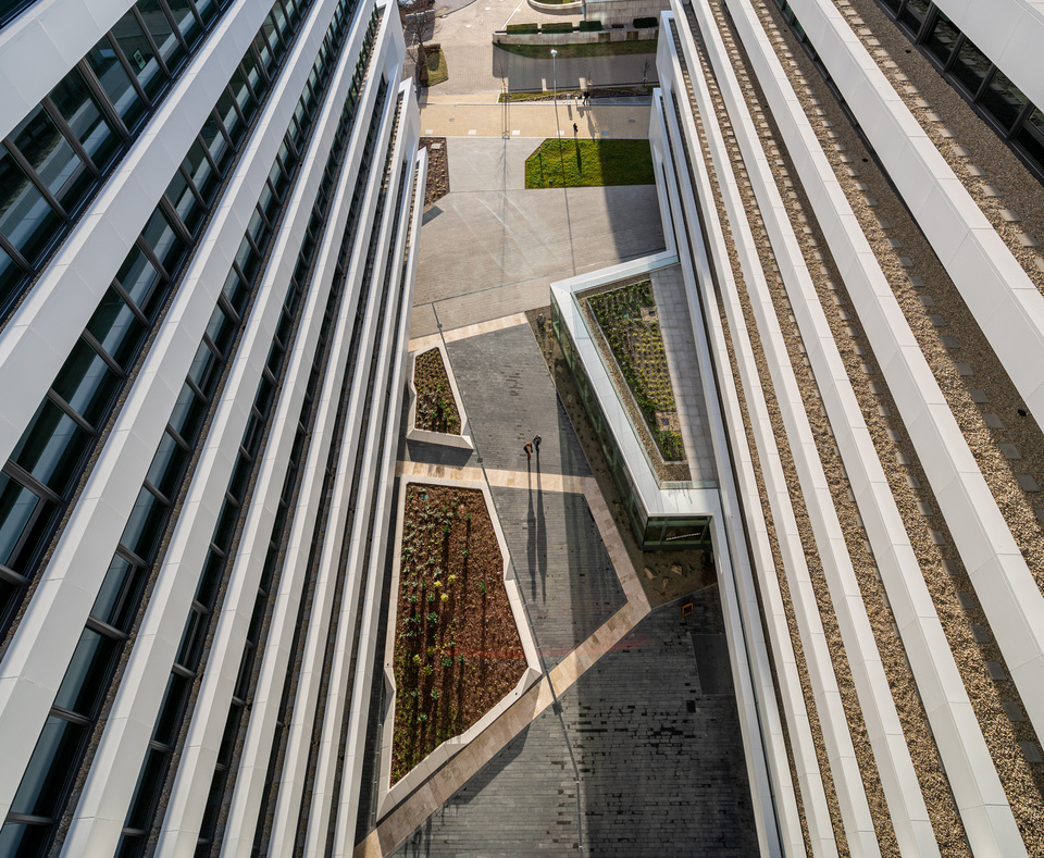 Millennium Gardens Irodaház – Finta és Társai Építész Stúdió – fotó: Palkó György