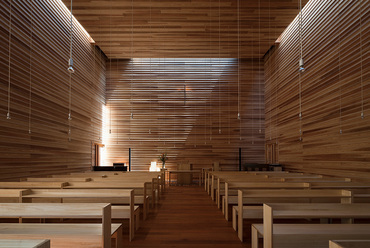Church of Eaves, Japán / tervező: Takaharu Tezuka és Yui Tezuka / fotó: Katsuhisa Kida | FOTOTECA / forrás: Tezuka Architects
