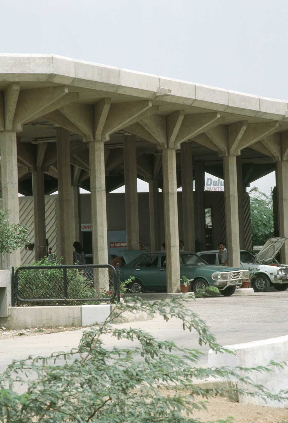 Benzinkút, 1987. Forrás: Kazi Khaleed Ashraf