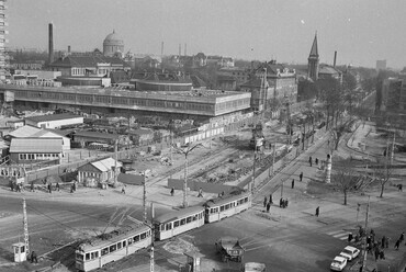 Nagyvárad tér, épül a SOTE (ma Semmelweis Egyetem) Elméleti Tömbje és a 3- as metró, 1974. Forrás: Fortepan / Magyar Rendőr