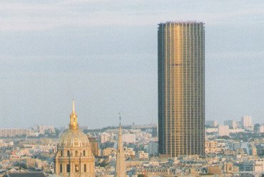 Párizs látképe, a Tour Montparnasse  a jobb oldalon. Forrás: Wikimedia Commons