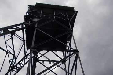 A dorogi Kálvária-dombon álló aknatorony. Forrás: Wikimedia Commons/Globetrotter19