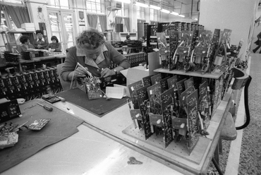 VIDEOTON, a Cleopátra rádiókészülék összeszerelő üzeme, 1983. Forrás: Fortepan / Erdei Katalin / 76092